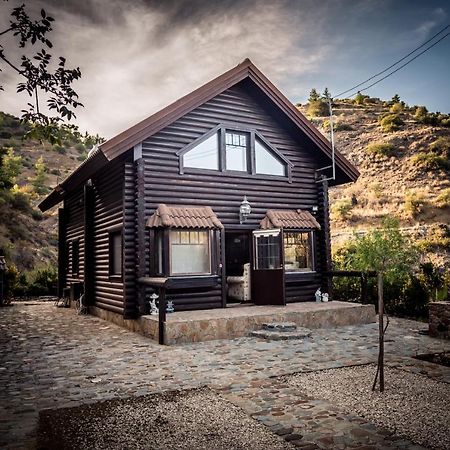 *2 Bdr Log House /Mountains/Queen Bed/Fireplace Gourri Екстер'єр фото