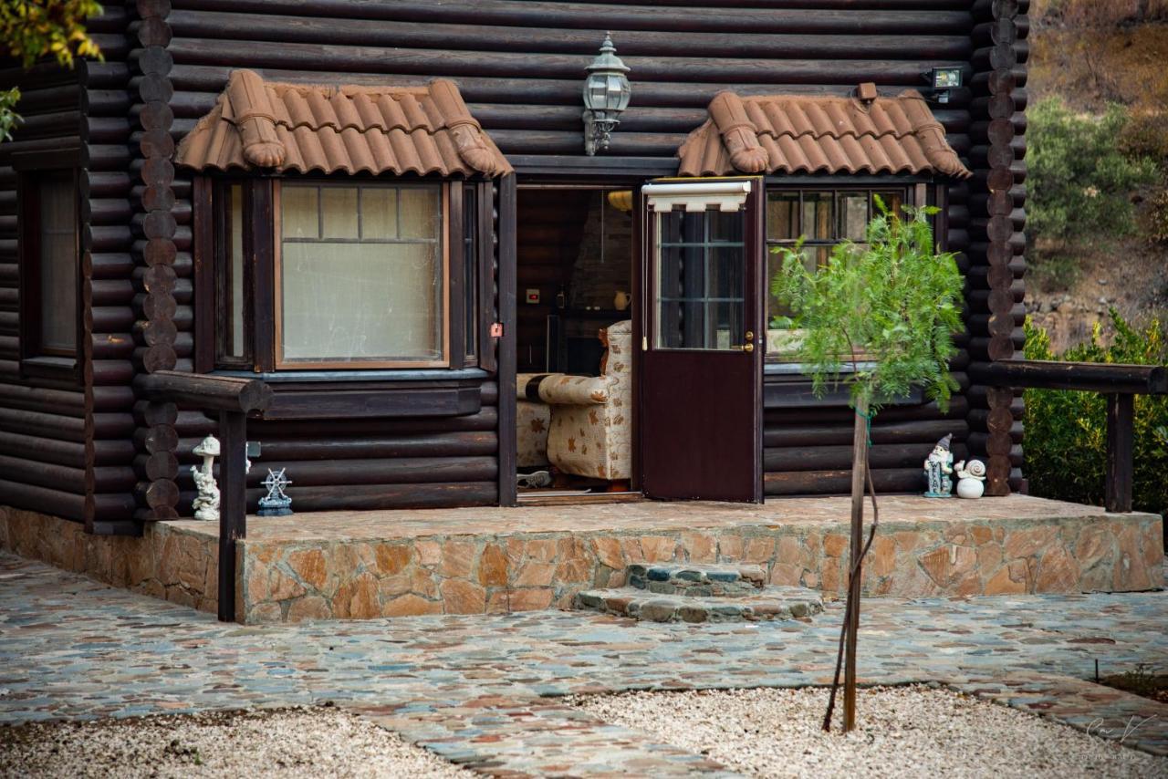 *2 Bdr Log House /Mountains/Queen Bed/Fireplace Gourri Екстер'єр фото