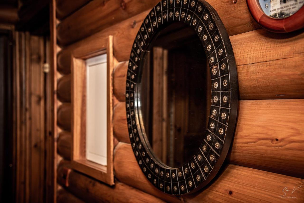 *2 Bdr Log House /Mountains/Queen Bed/Fireplace Gourri Екстер'єр фото