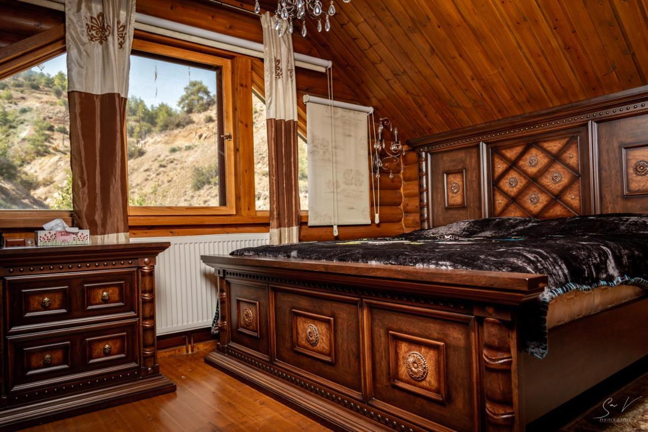 *2 Bdr Log House /Mountains/Queen Bed/Fireplace Gourri Екстер'єр фото