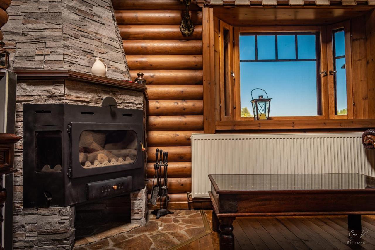 *2 Bdr Log House /Mountains/Queen Bed/Fireplace Gourri Екстер'єр фото