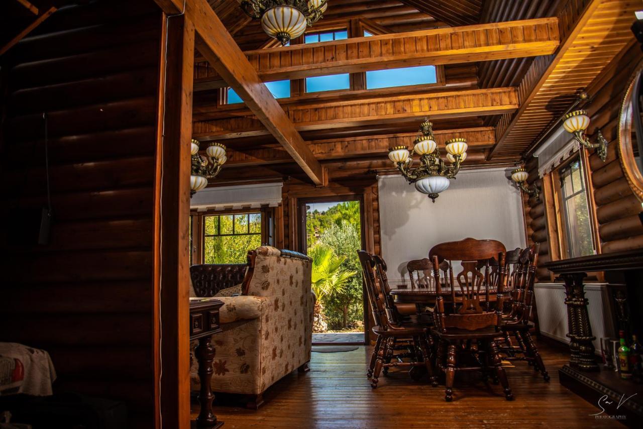 *2 Bdr Log House /Mountains/Queen Bed/Fireplace Gourri Екстер'єр фото